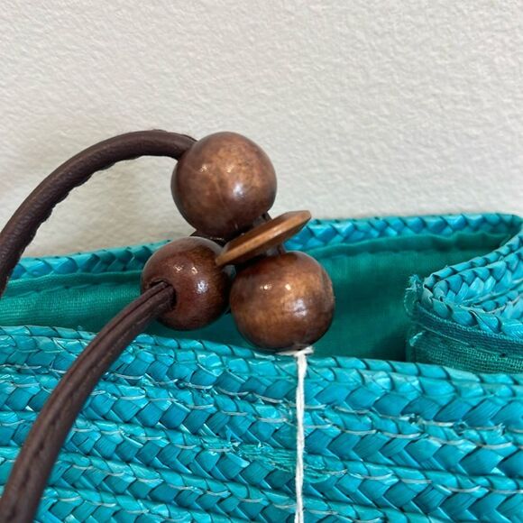 Dark Ocean blue Straw bag with wooden beads and thin leather handles - Picture 3 of 5